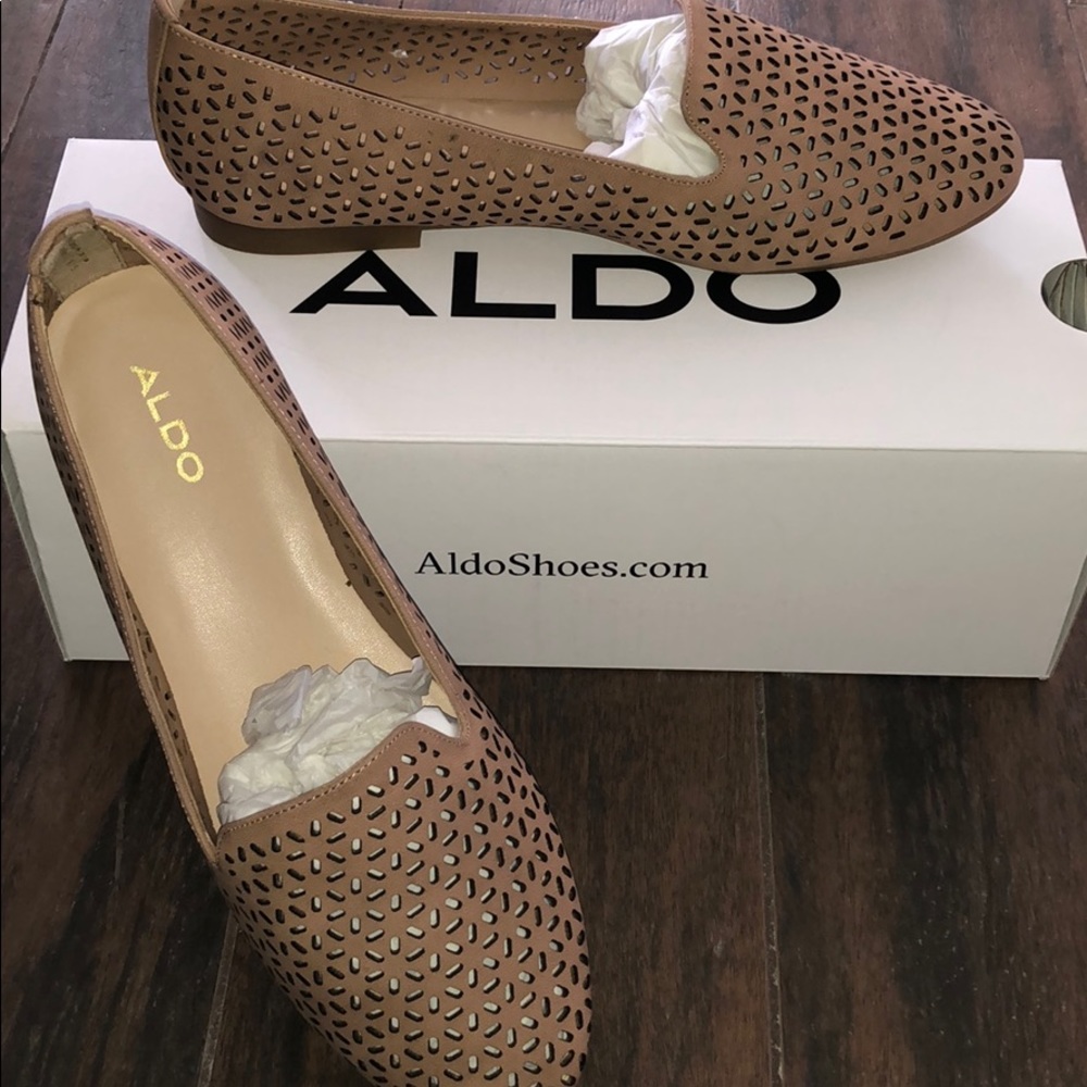 Claudia Aldo flats
